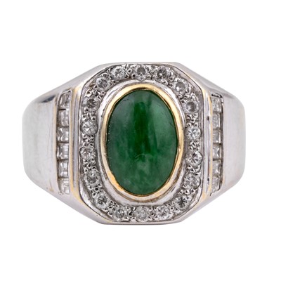 Lot 381 - A jadeite and diamond ring