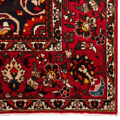 Lot 100 - A fine Bakhtiari carpet, west Persia