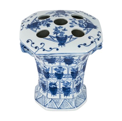 Lot 314 - A William Yeoward Delftware blue & white tulip vase.