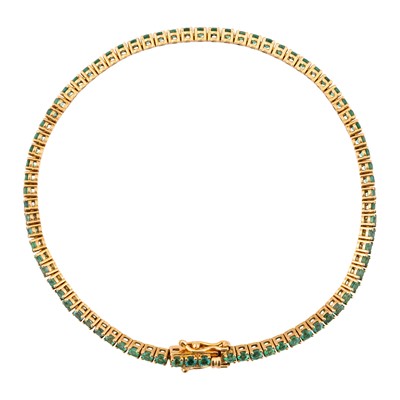 Lot 258 - An emerald line bracelet