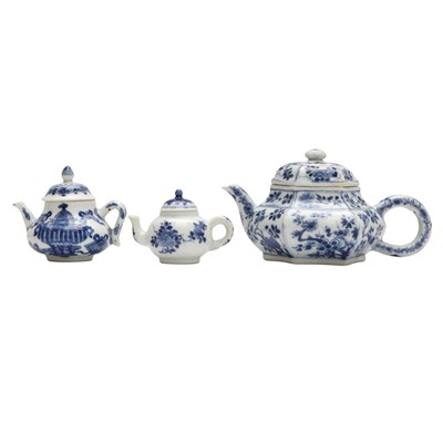 Lot 188 - Three Chinese blue and white teapots, Qing dynasty, Kangxi period