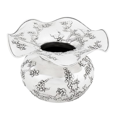 Lot 174 - Canton circa 1920, marked Tai Chang Long, retailed by Luen Wo of Shanghai