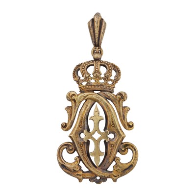 Lot 391 - A monogram pendant