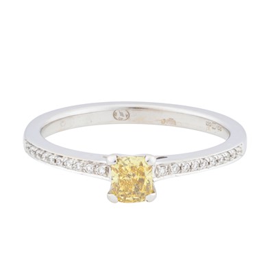 Lot 269 - A diamond ring