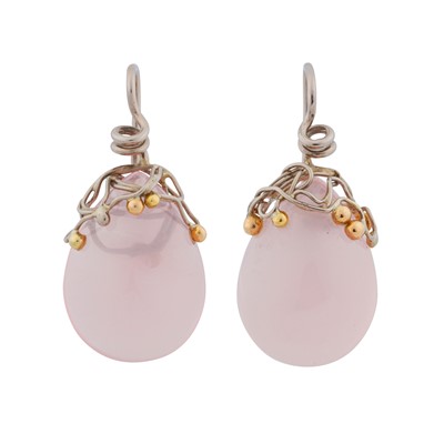 Lot 176 - A pair of rose quartz pendent earrings