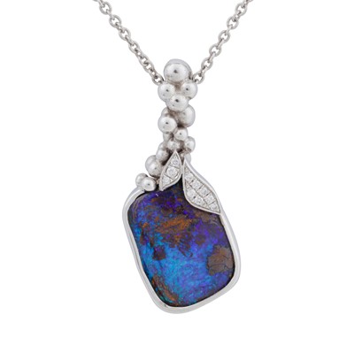 Lot 254 - A boulder opal pendant necklace