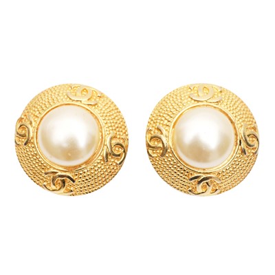 Lot 133 - Chanel Ivory Pearl CC Clip On Earrings