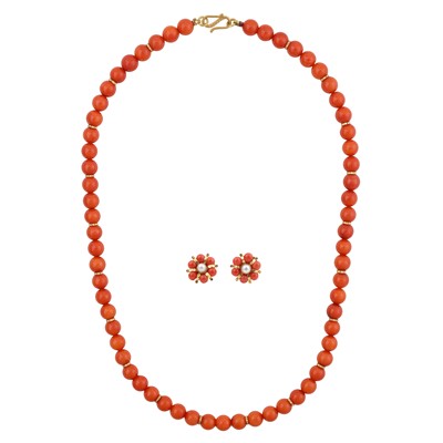 Lot 78 - λ A coral necklace and earrings suite