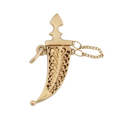 Lot 196 - Unoaerre | A dagger pendant