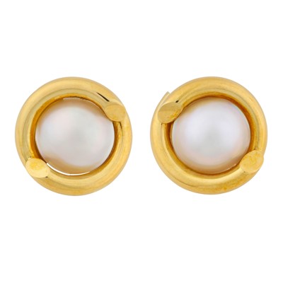 Lot 335 - A pair of mabe pearl earrings