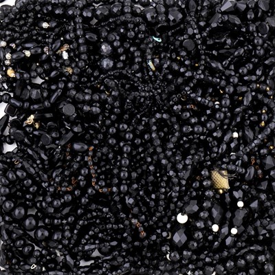 Lot 466 - A collection of jet jewellery