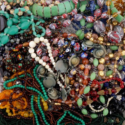 Lot 474 - A collection of beaded costume jewellery
