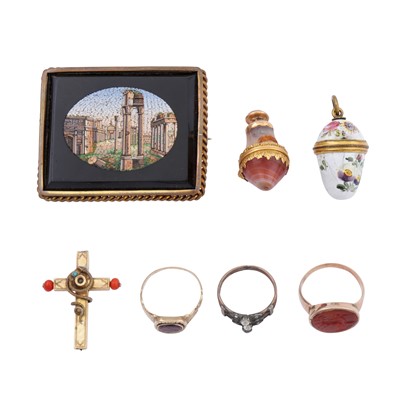 Lot 103 - A collection of jewellery