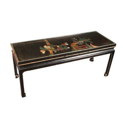 Lot 402 - A Chinese wood hardstone-inlaid table, 19th / 20th century