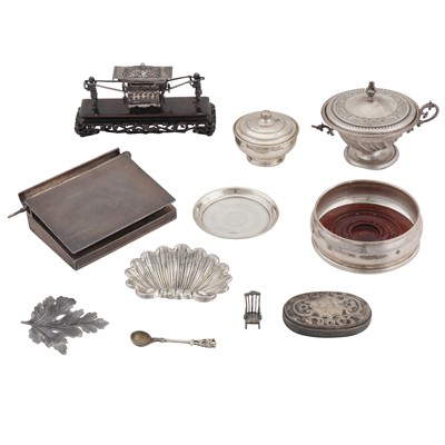 Lot 706 - A mixed group of silver