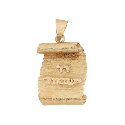 Lot 162 - A Hebrew scroll pendant