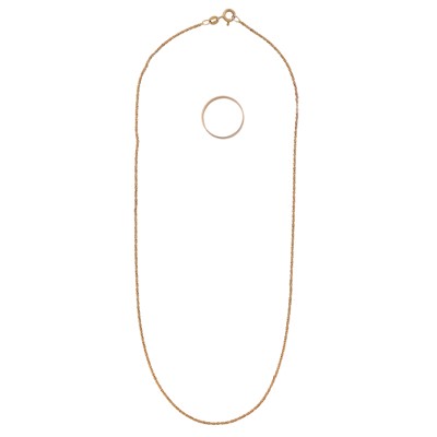 Lot 180 - A ring and a chain necklace