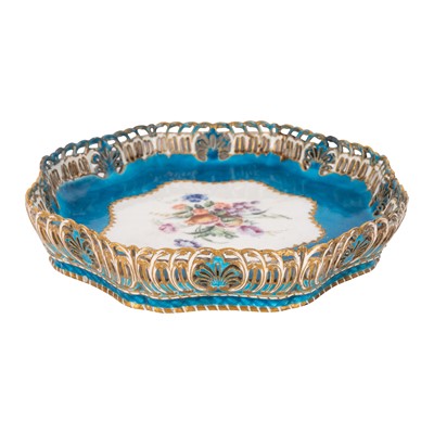 Lot 10 - A French Sèvres style bleu-celeste ground reticulated dish