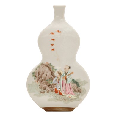 Lot 340 - A Chinese famille-rose double-gourd vase, late Qing Dynasty