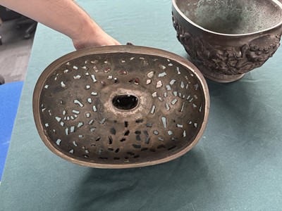 Lot 77 - A large Chinese bronze reticulated 'dragon and phoenix' censer, 17th century