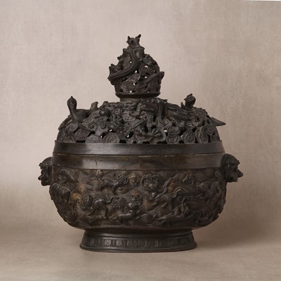 Lot 77 - A large Chinese bronze reticulated 'dragon and phoenix' censer, 17th century