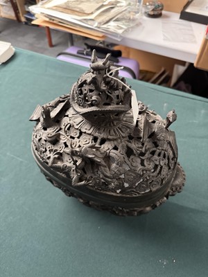 Lot 77 - A large Chinese bronze reticulated 'dragon and phoenix' censer, 17th century