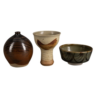 Lot 365 - A group of British studio pottery by various makers