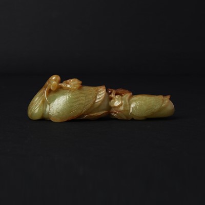 Lot 141 - A Chinese green jade 'double geese' group, Qing dynasty, 18th/19th century