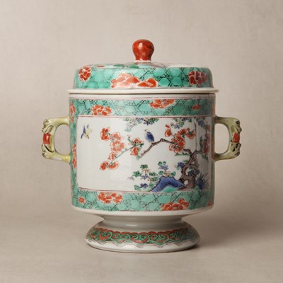 Lot 27 - A Chinese famille-verte double-handled 'floral' pot and cover, Qing dynasty, Kangxi period