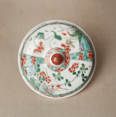 Lot 27 - A Chinese famille-verte double-handled 'floral' pot and cover, Qing dynasty, Kangxi period