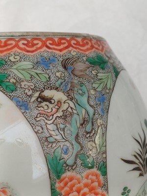 Lot 9 - A Chinese famille-verte 'flower and birds' vase, Qing dynasty, Kangxi period