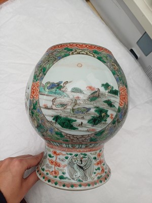 Lot 9 - A Chinese famille-verte 'flower and birds' vase, Qing dynasty, Kangxi period