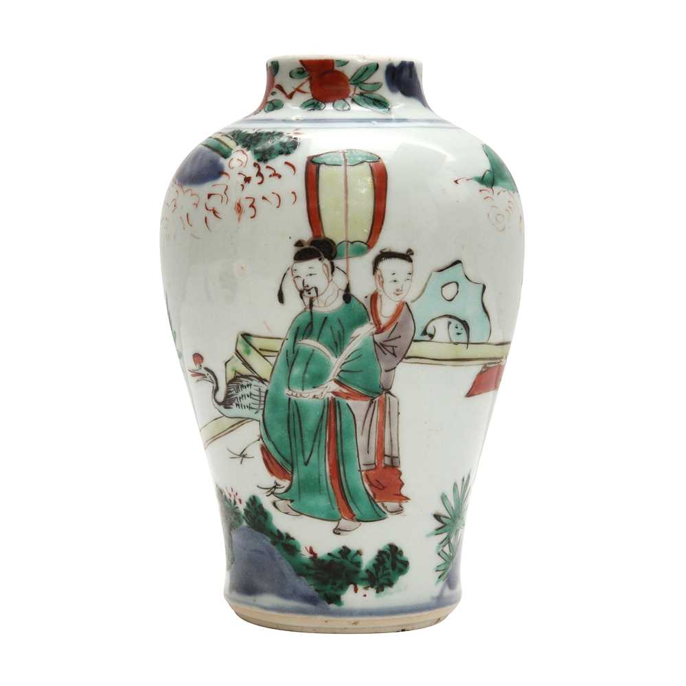 Lot 1 - A Chinese wucai 'official' vase, Qing dynasty, Shunzhi period