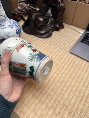 Lot 1 - A Chinese wucai 'official' vase, Qing dynasty, Shunzhi period