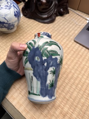 Lot 1 - A Chinese wucai 'official' vase, Qing dynasty, Shunzhi period