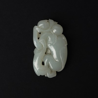 Lot 95 - A Chinese jade 'monkeys' carving, Qing dynasty
