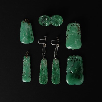 Lot 160 - A group of Chinese jadeite jewellery, 19th/20th century
