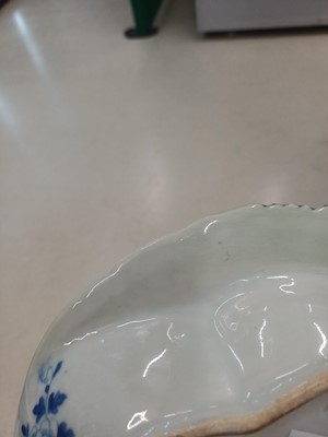 Lot 478 - A Chinese blue and white shaving dish, Qing dynasty, 19th century