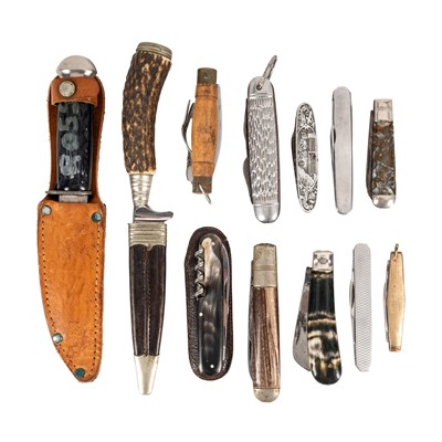 Lot 226 - A group of twelve knives
