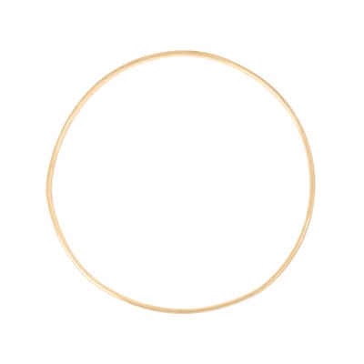 Lot 199 - A cylindrical bangle