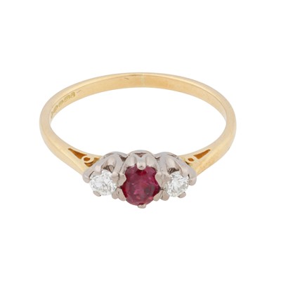 Lot 43 - A ruby and diamond three stone ring