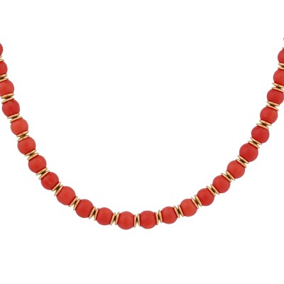 Lot 187 - λ A coral bead choker necklace