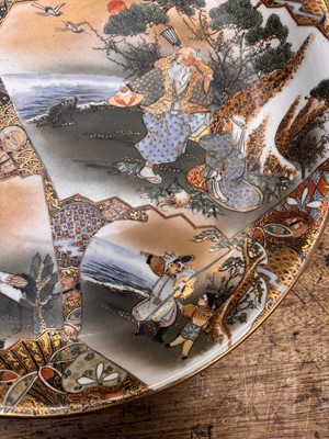 Lot 83 - A large Japanese Satsuma dish, Meiji period