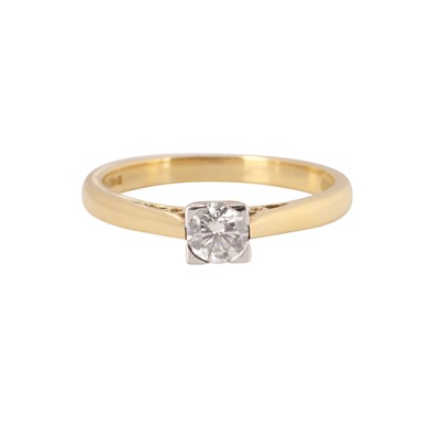 Lot 62 - A diamond single stone ring