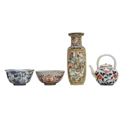 Lot 490 - A group of Chinese ceramics, 17th - 19th century