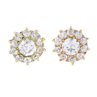 Lot 227 - A pair of diamond stud earrings