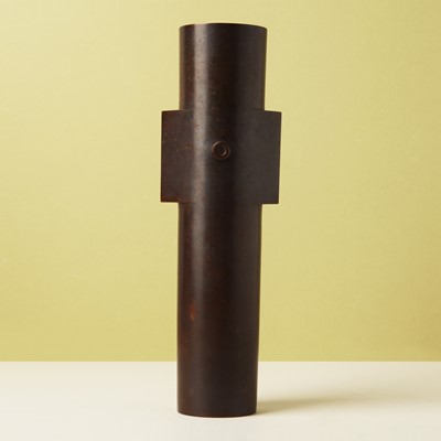 Lot 36 - A Japanese bronze vase by Aida Tomiyasu (1901-1987), Showa era