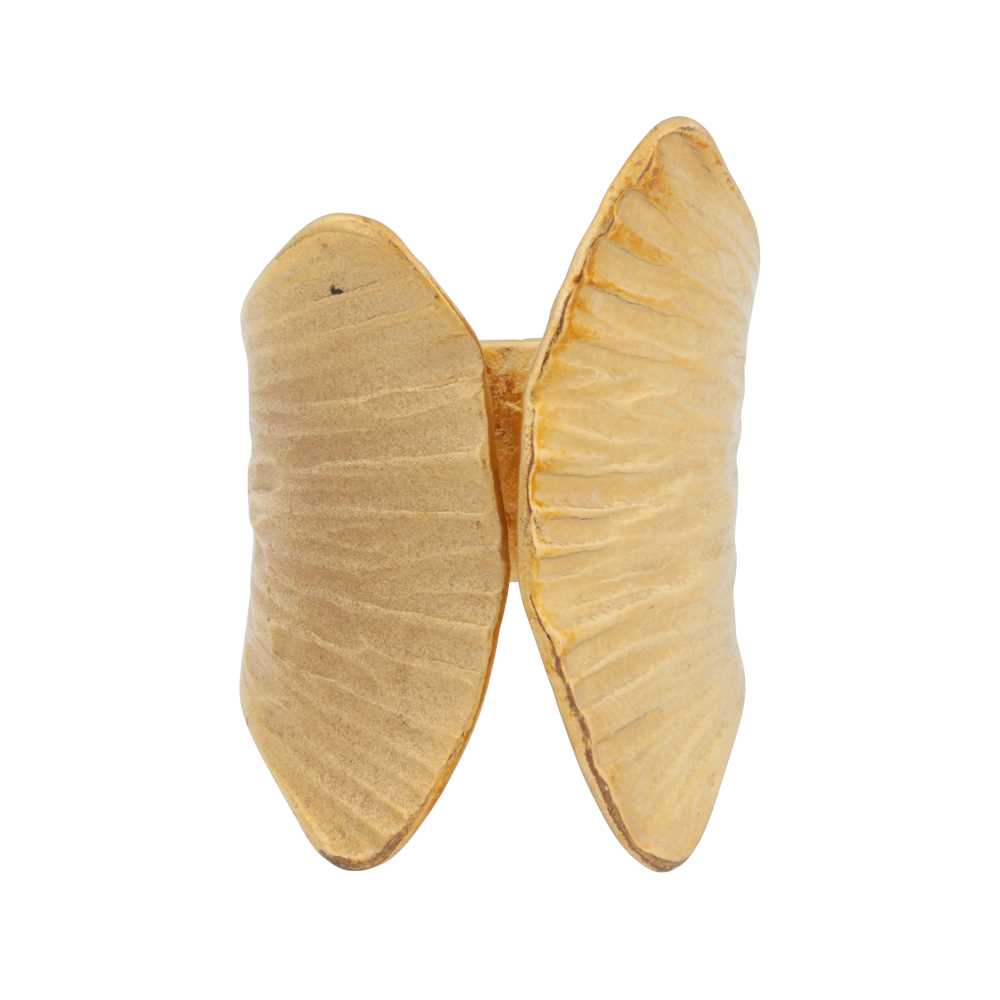 Lot 63 - A gingko ring