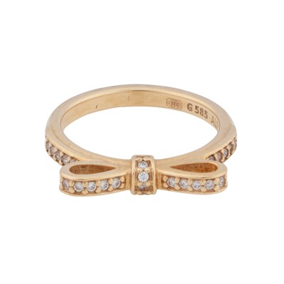 Lot 164 - A knot ring