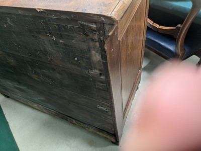 Lot 27 - A French Provincial oak chest of drawers, early 19th century